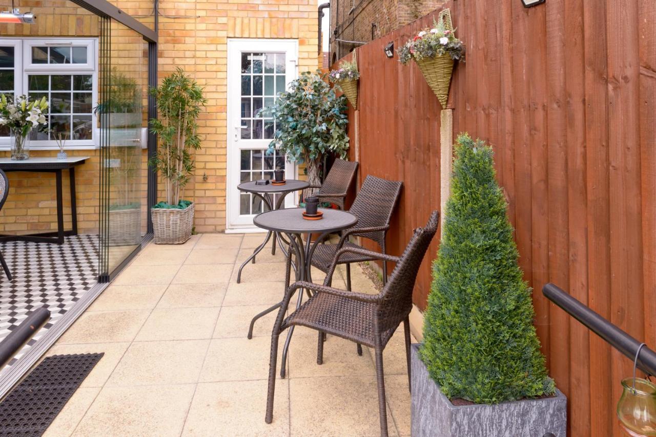 Imperial Guest House Ltd. Hounslow Bagian luar foto